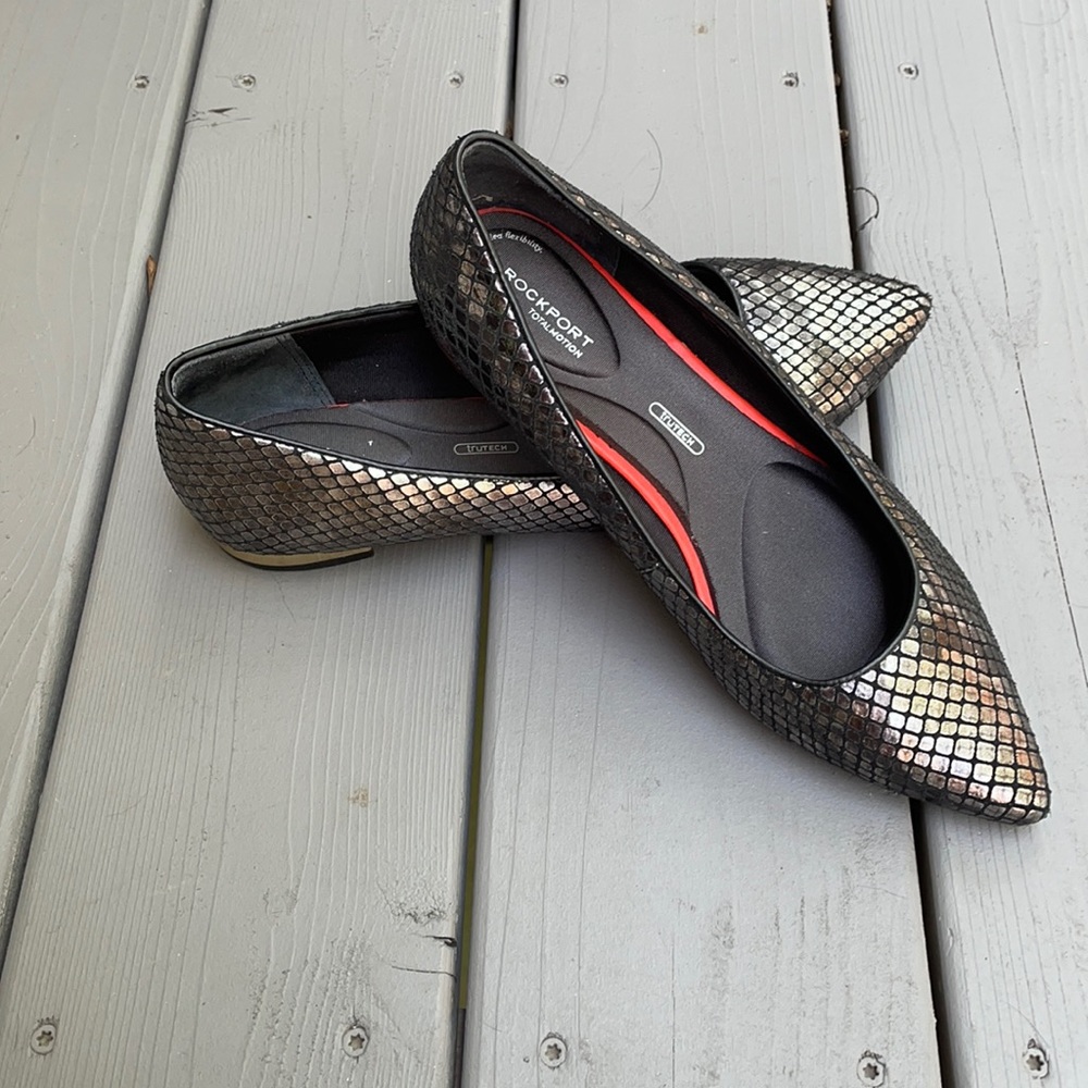 Rockport total motion fish scale dress flats